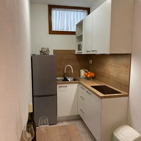 Apartmani Jurica I Ankica Brela Exterior photo